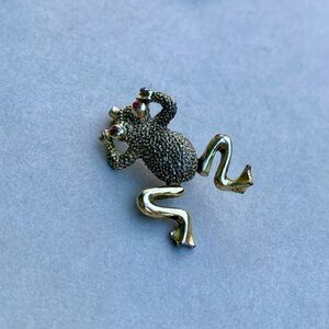 Vintage Mini Articulated Frog Brooch Pin w. Textured Body & Red Gem Eyes in Gold